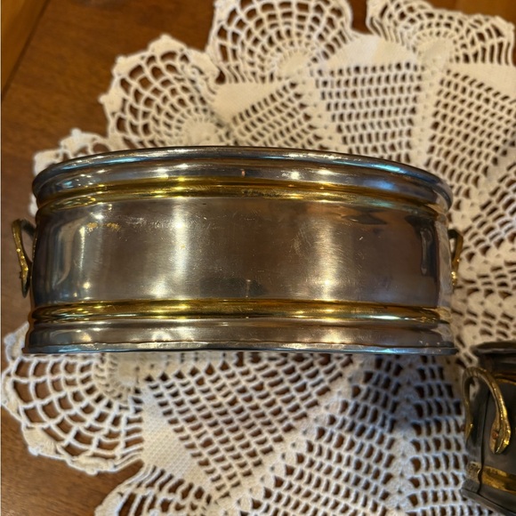 Vintage oval brass planters or containers with handles, made in India set of 2 - Picture 3 of 12